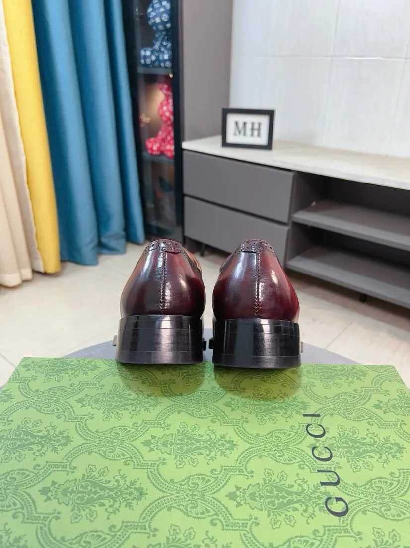 Factory price 500🌹🌹 [GUCCI Gucci] A new style of formal men's leather shoes is coming~ The original quality upper is made of cowhide imported from Italy + soft and delicate leather, comfortable and soft first-layer cowhide lining, rubber wear-resistant outsole, the shoe shape is dignified and domineering, and the luxury charm cannot be concealed! The natural and free nouveau riche leads the trend. Code number: 38-44